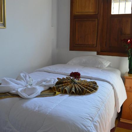 Hotel Y Galeria Uxlabil Antigua Ngoại thất bức ảnh