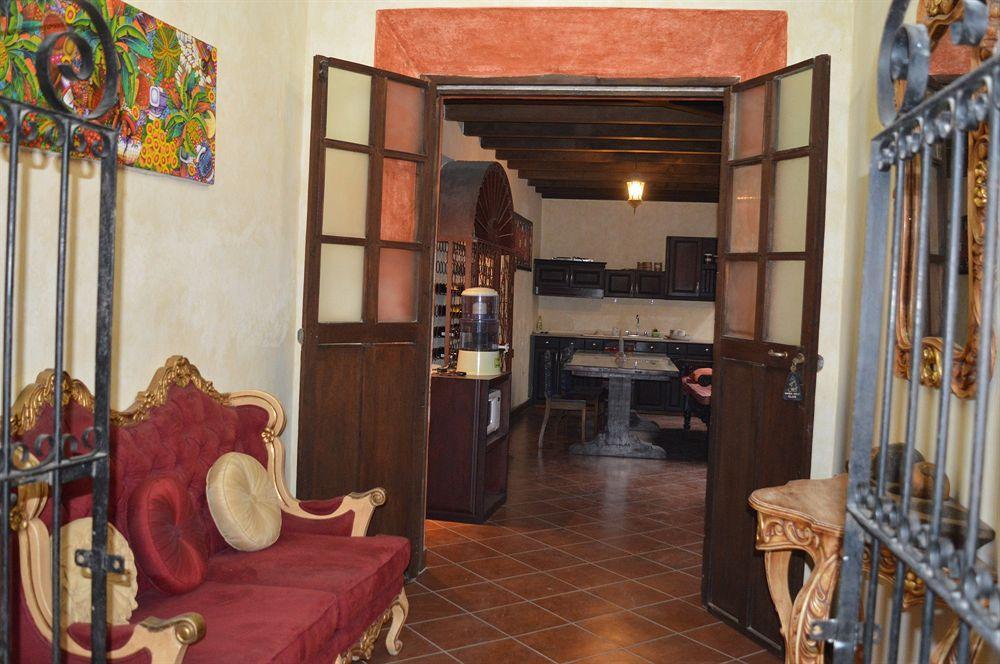 Hotel Y Galeria Uxlabil Antigua Ngoại thất bức ảnh