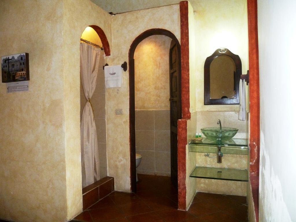 Hotel Y Galeria Uxlabil Antigua Phòng bức ảnh