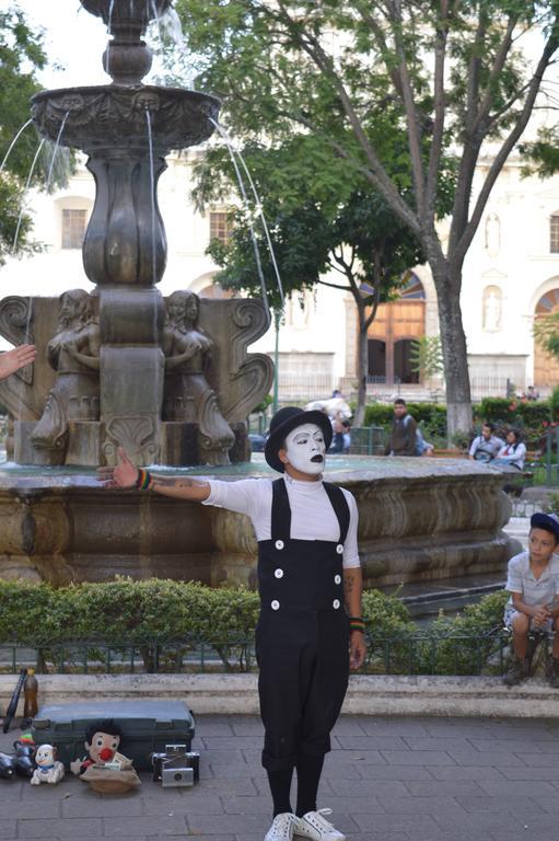Hotel Y Galeria Uxlabil Antigua Ngoại thất bức ảnh
