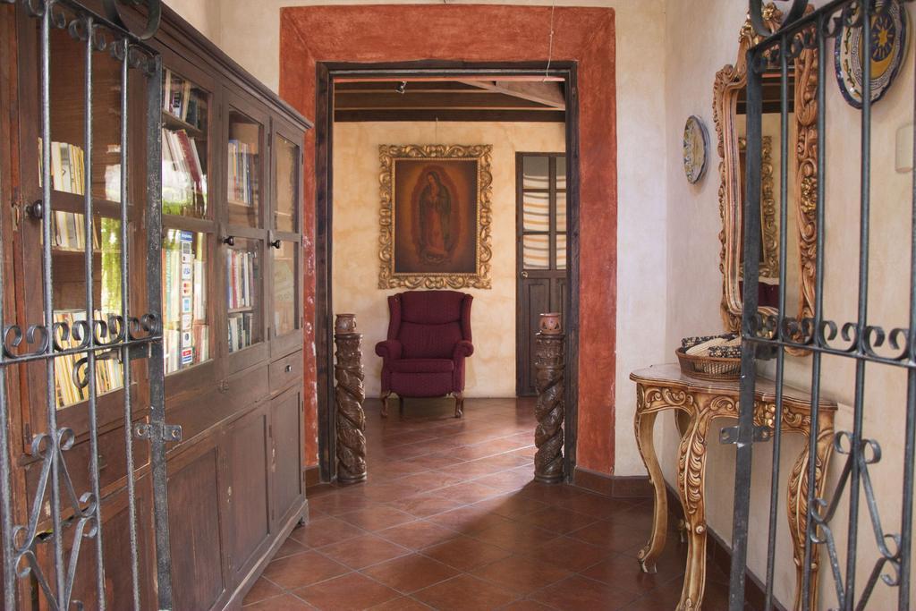 Hotel Y Galeria Uxlabil Antigua Ngoại thất bức ảnh