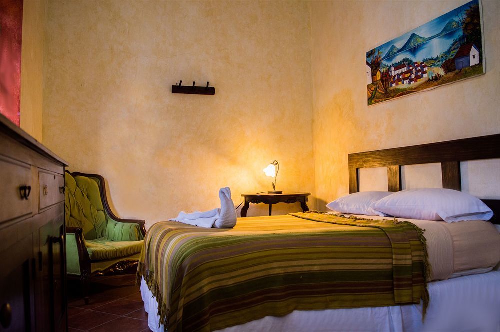 Hotel Y Galeria Uxlabil Antigua Ngoại thất bức ảnh