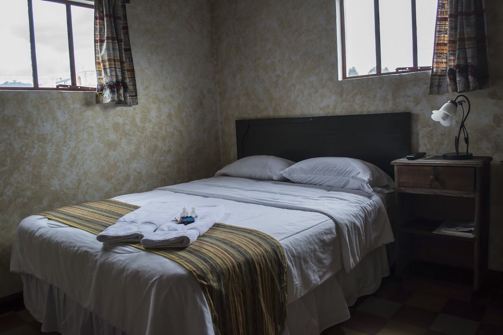 Hotel Y Galeria Uxlabil Antigua Ngoại thất bức ảnh